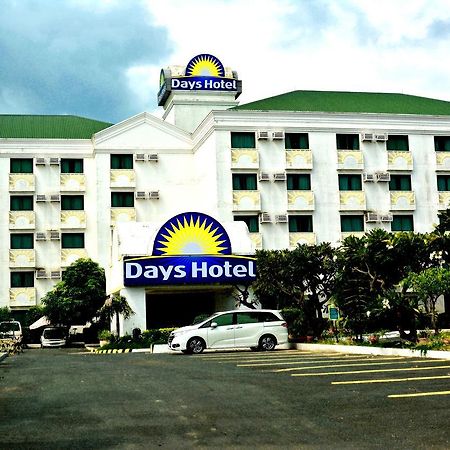 Days Hotel By Wyndham Batangas Esterno foto