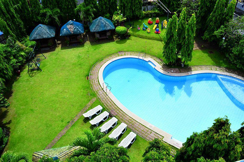 Days Hotel By Wyndham Batangas Esterno foto