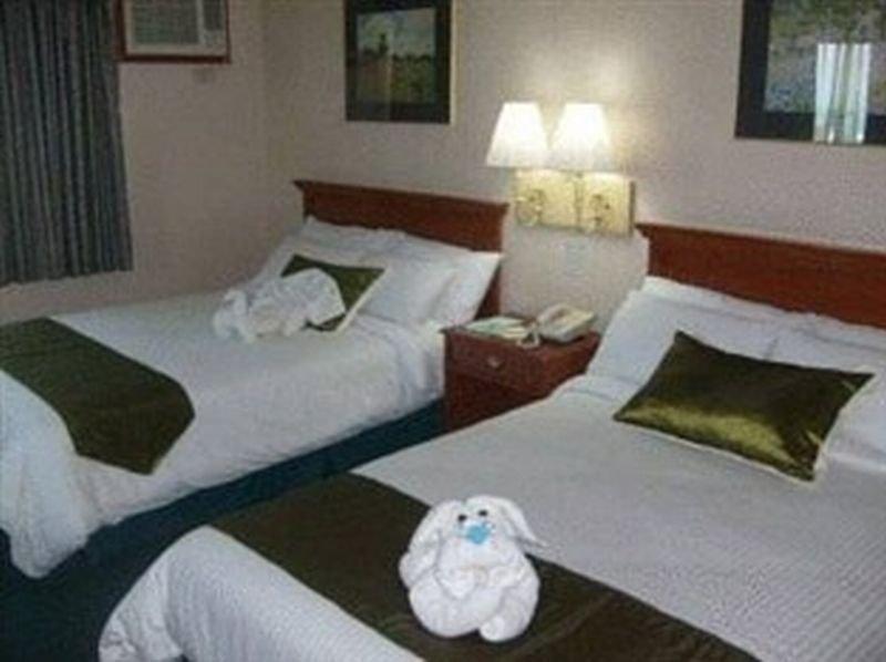 Days Hotel By Wyndham Batangas Esterno foto
