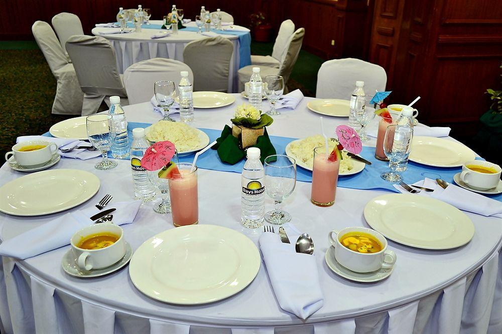 Days Hotel By Wyndham Batangas Esterno foto
