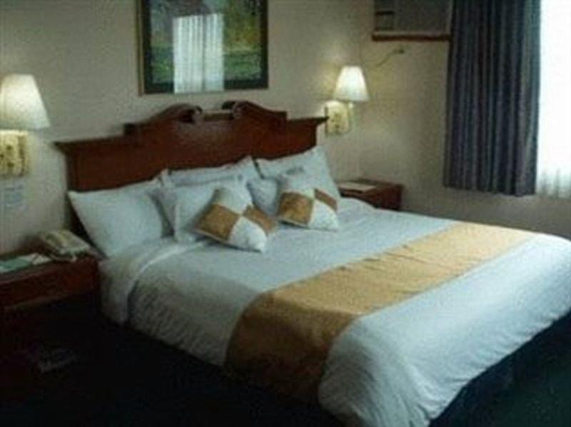 Days Hotel By Wyndham Batangas Esterno foto