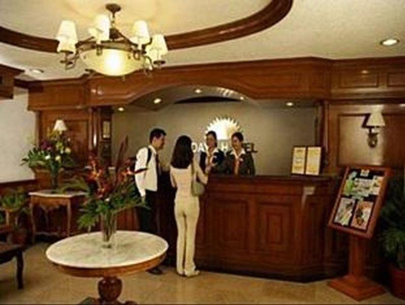 Days Hotel By Wyndham Batangas Esterno foto