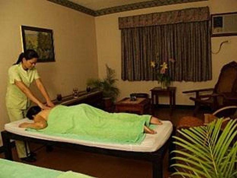 Days Hotel By Wyndham Batangas Esterno foto