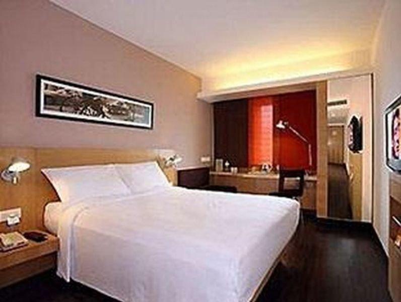 Days Hotel By Wyndham Batangas Esterno foto
