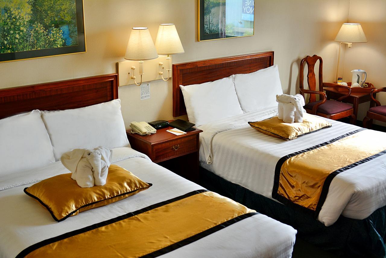Days Hotel By Wyndham Batangas Esterno foto