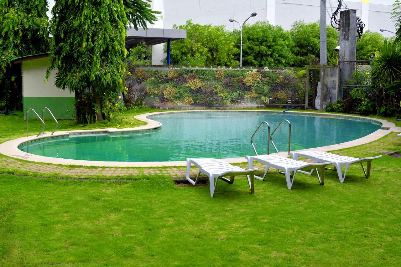 Days Hotel By Wyndham Batangas Esterno foto