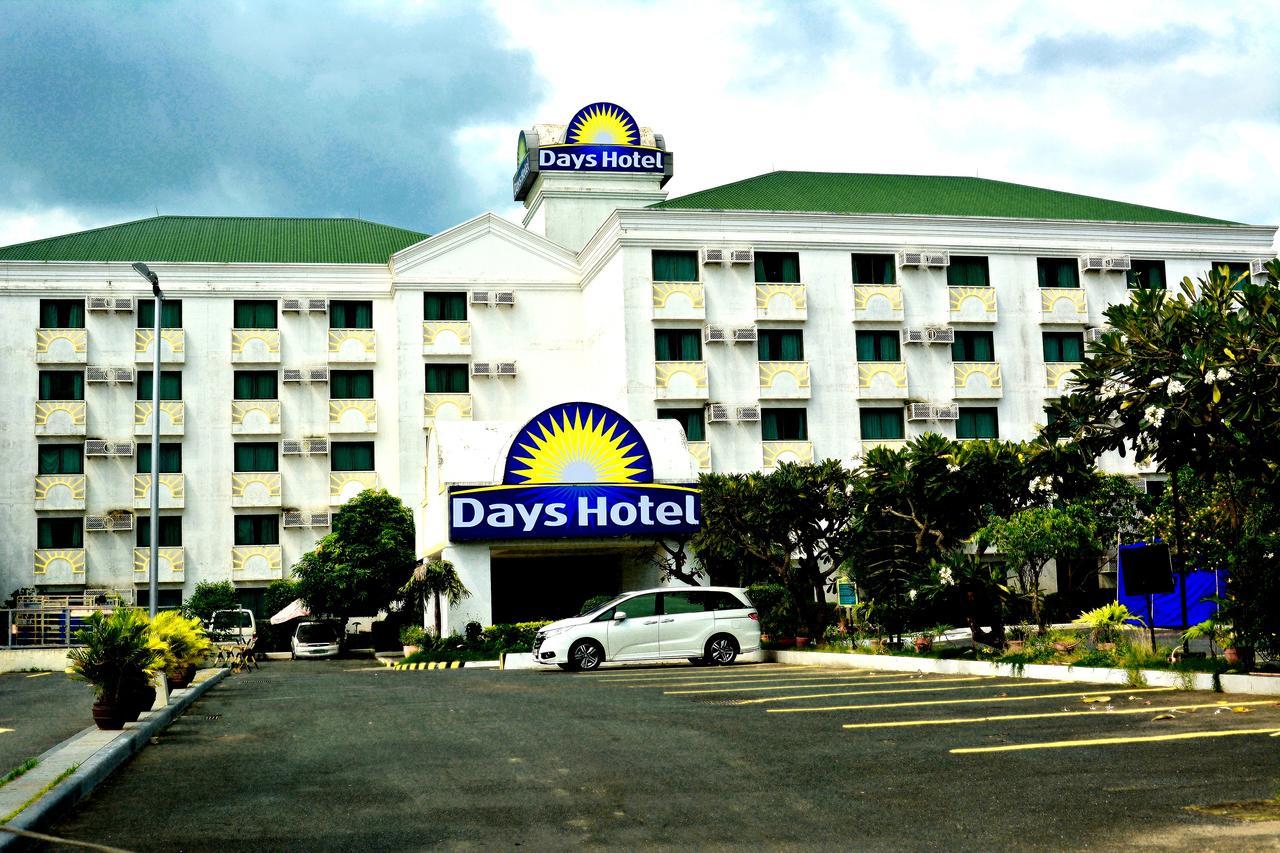 Days Hotel By Wyndham Batangas Esterno foto