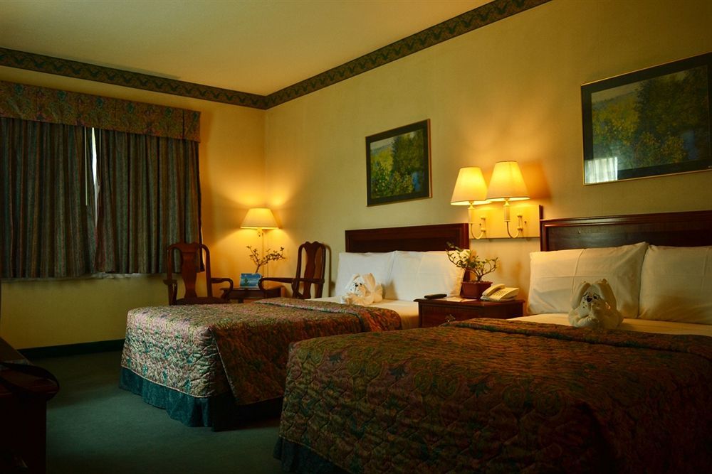 Days Hotel By Wyndham Batangas Esterno foto
