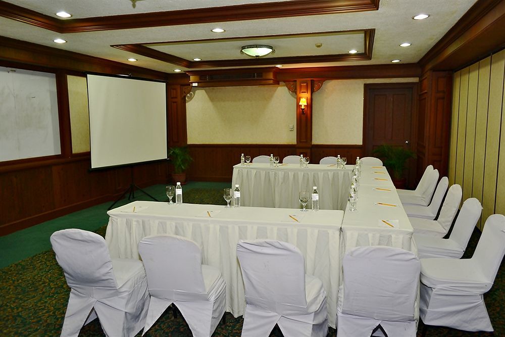 Days Hotel By Wyndham Batangas Esterno foto